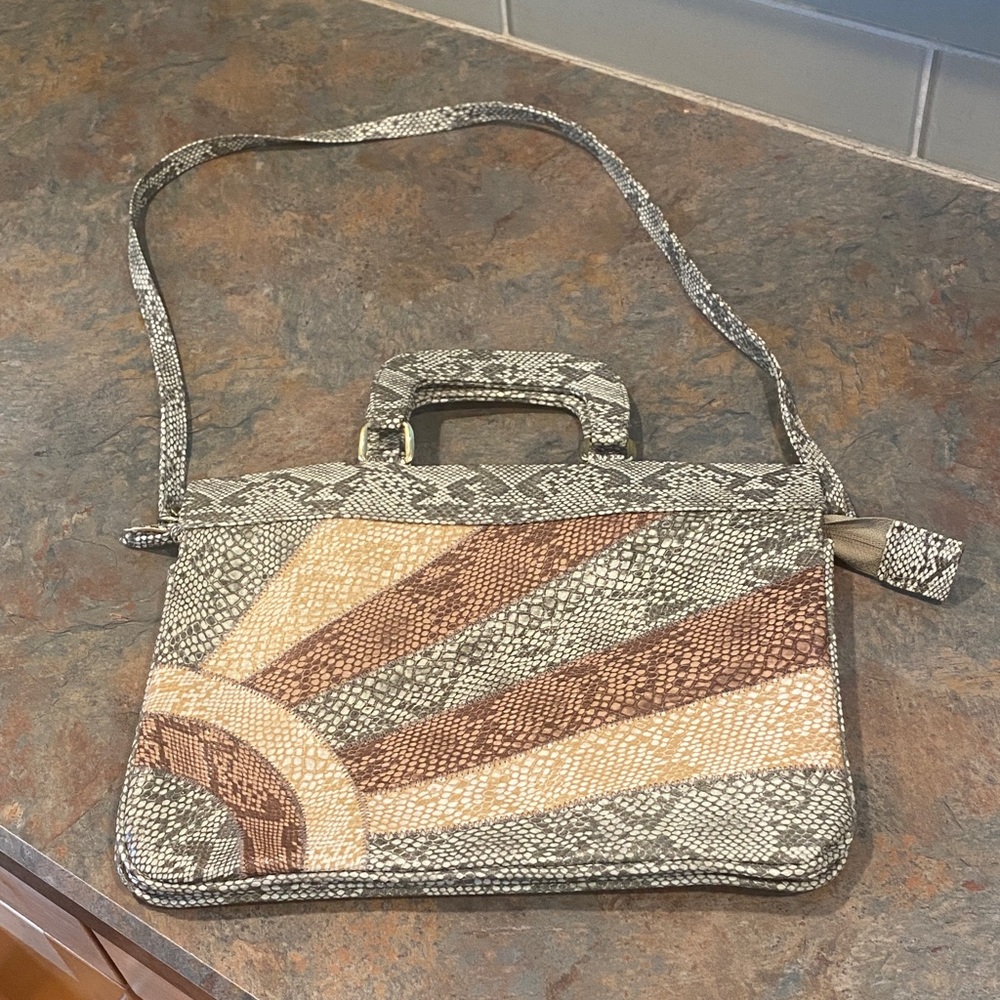 Stylish Snakeskin Patterned Women's Bag NWOT - Picture 3 of 8